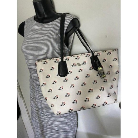 Coach shopping xl floral great condition msrp whit - Picture 8 of 12
